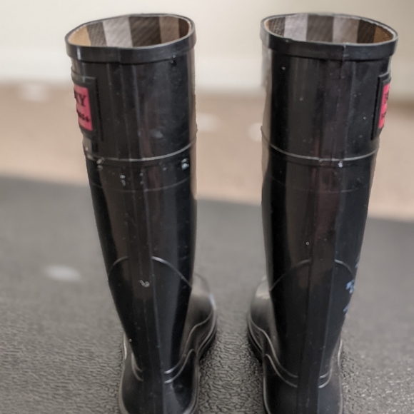 Burberry Rain Boots (slightly used) - Picture 4 of 8